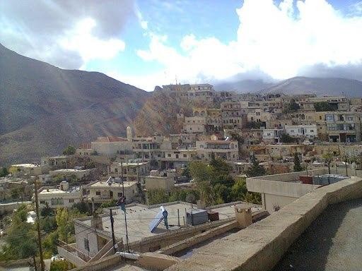 "قلعة جندل" في جبل الشيخ بدون...