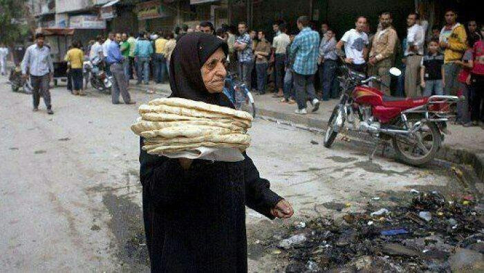 مسؤول بالنظام يحمل المواطنين س...