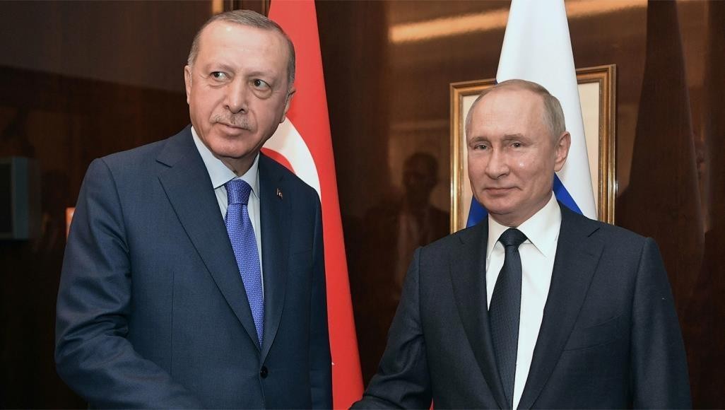 الكرملين ينفي نية بوتين لقاء أ...