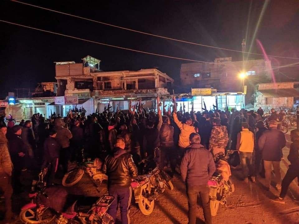 النظام يرضخ لتهديدات الأهالي و...