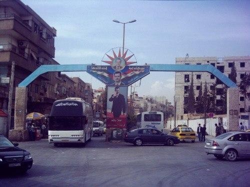 حجر احترازي على مبنى في معقل ا...