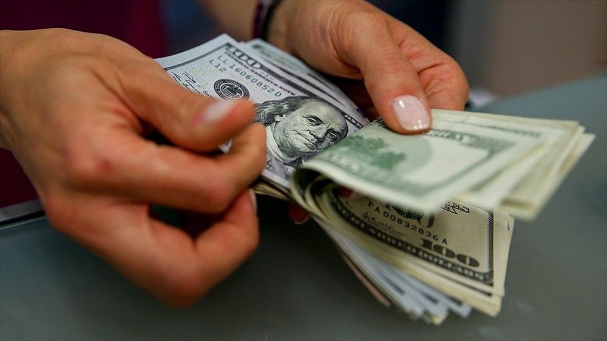 تحسن طفيف بسعر الليرة مقابل ال...