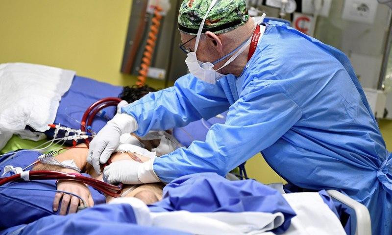كورونا يفتك بالأطباء بمناطق ال...