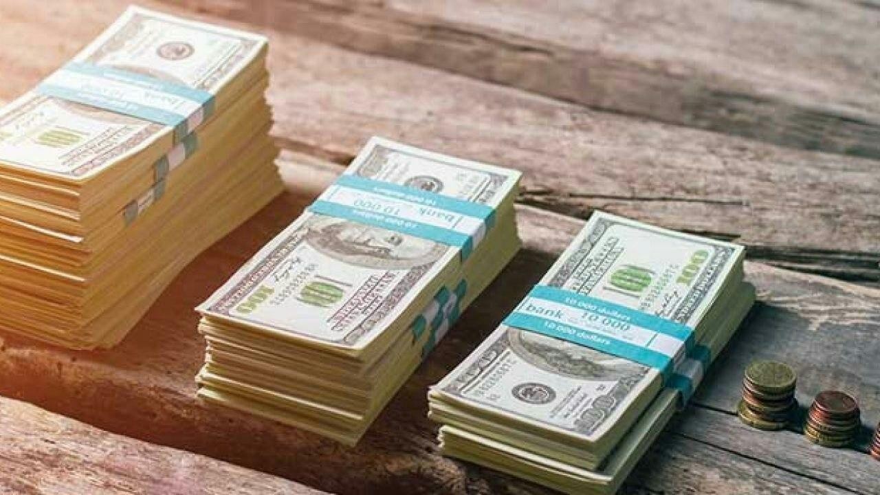تحسن طفيف لليرة أمام الدولار