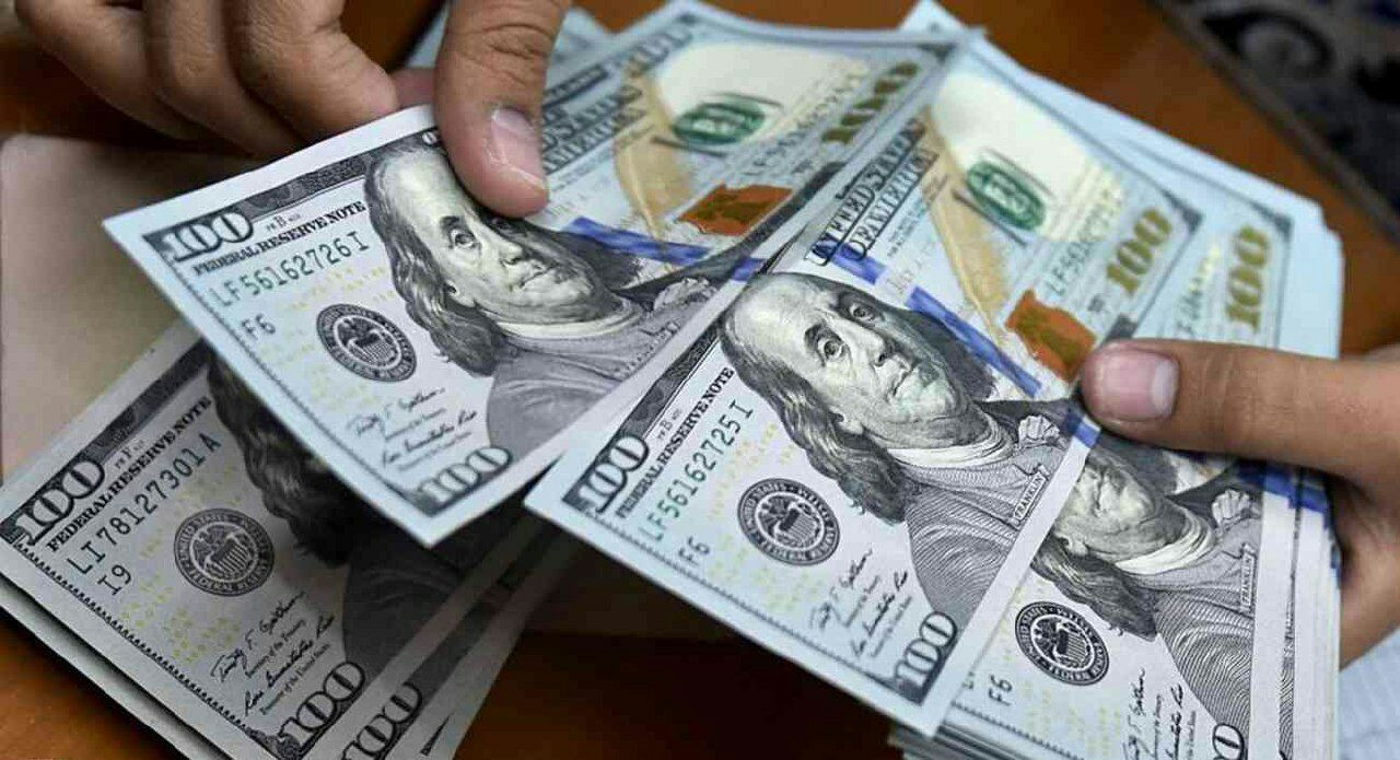 تراجع في سعر صرف الليرة مقابل...