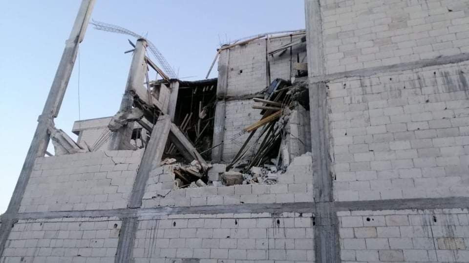 جرحى بانهيار مبنى "قيد الإنشاء...