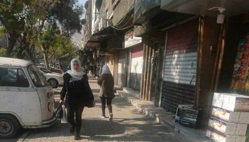 تجار المواد الغذائية يغلقون أب...
