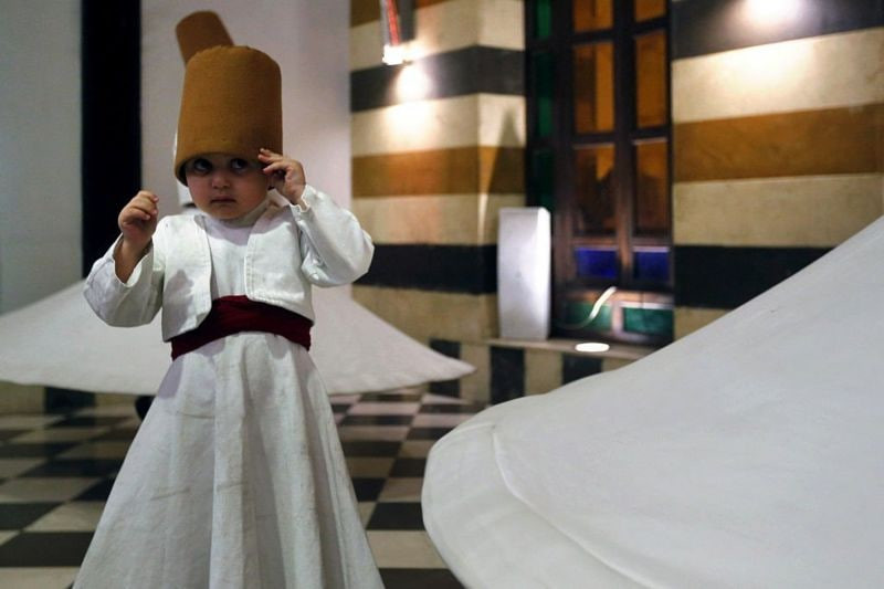 3 سنوات عمر أصغر "درويش" صوفي...