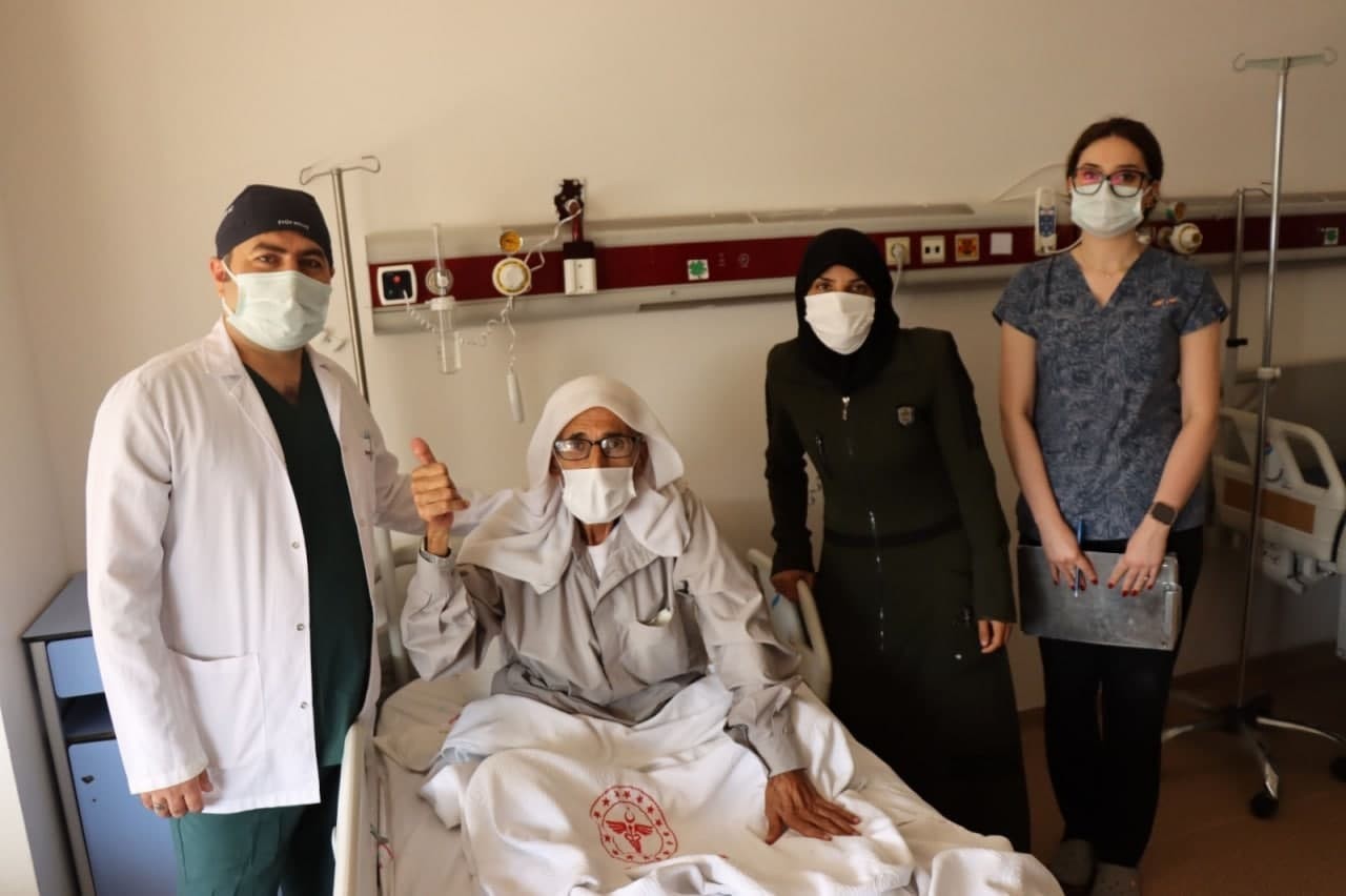 إزالة ورم بوزن 4 كيلو من بطن س...