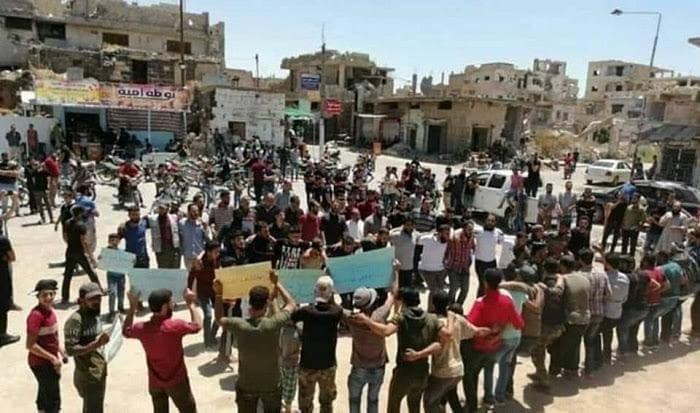 وقفة احتجاجية في ريف درعا تطال...