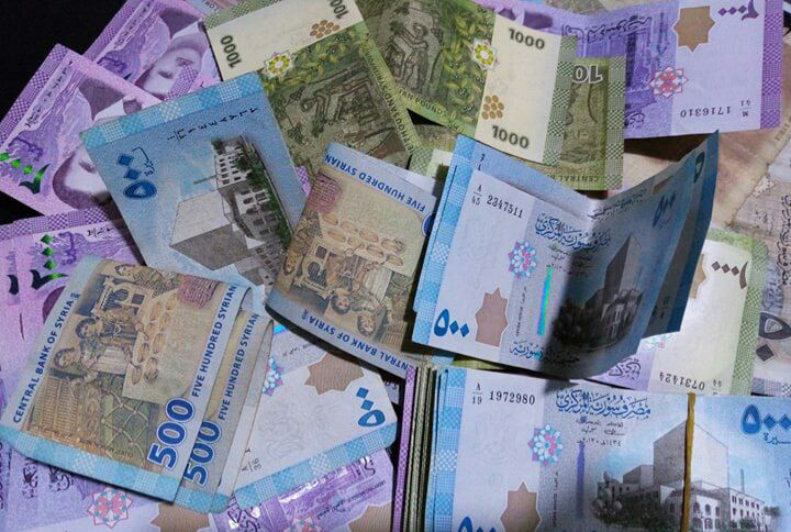 تراجع بسعر صرف الليرة السورية...