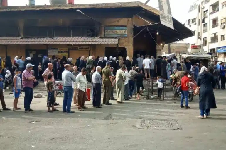 فرض عمولة على بيع الخبز في دمش...