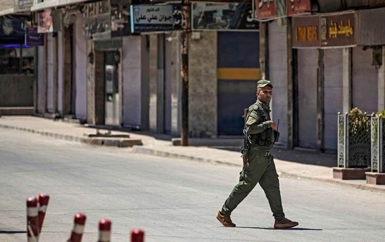 "الإدارة الذاتية" تفرض حظرا لي...