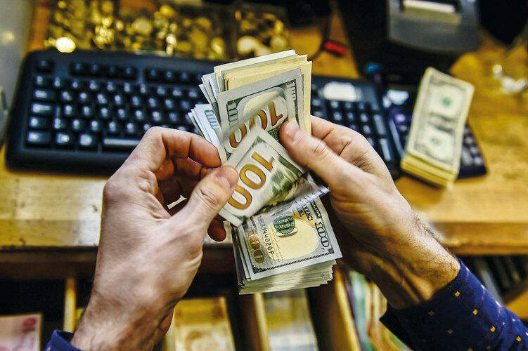 الليرة السورية تواصل تراجعها ف...