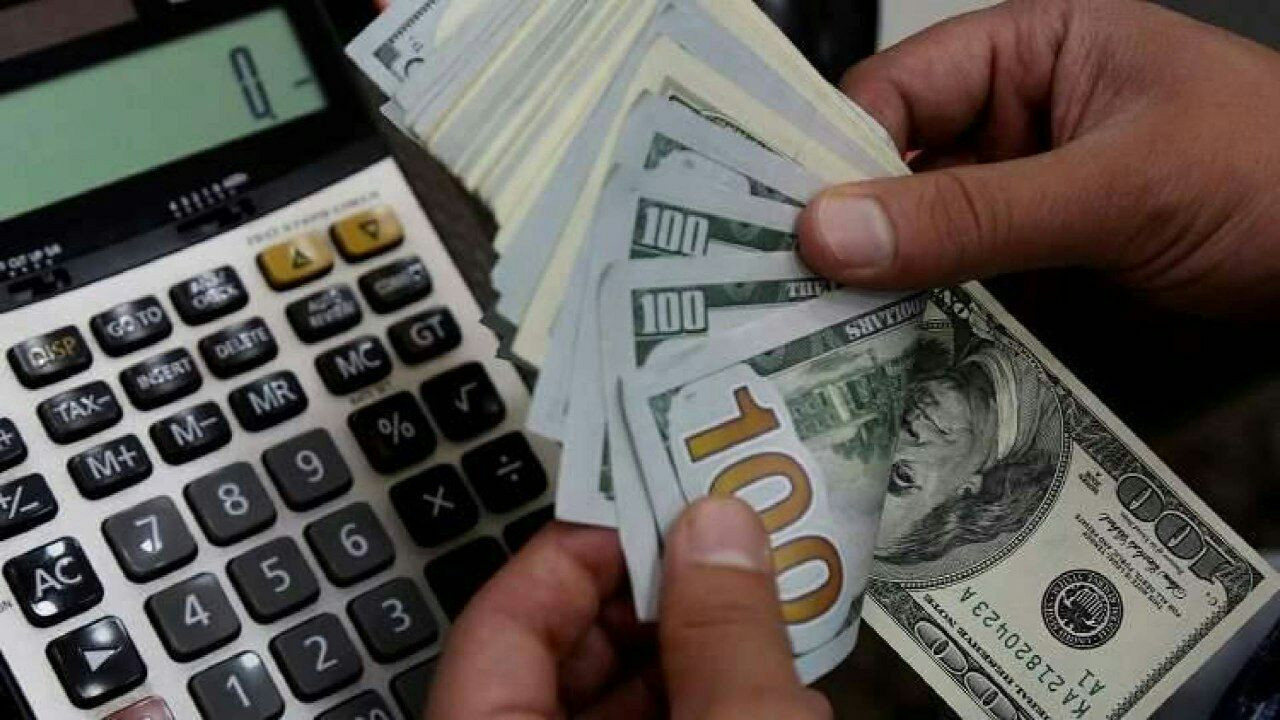 تراجع سعر الليرة السورية أمام...