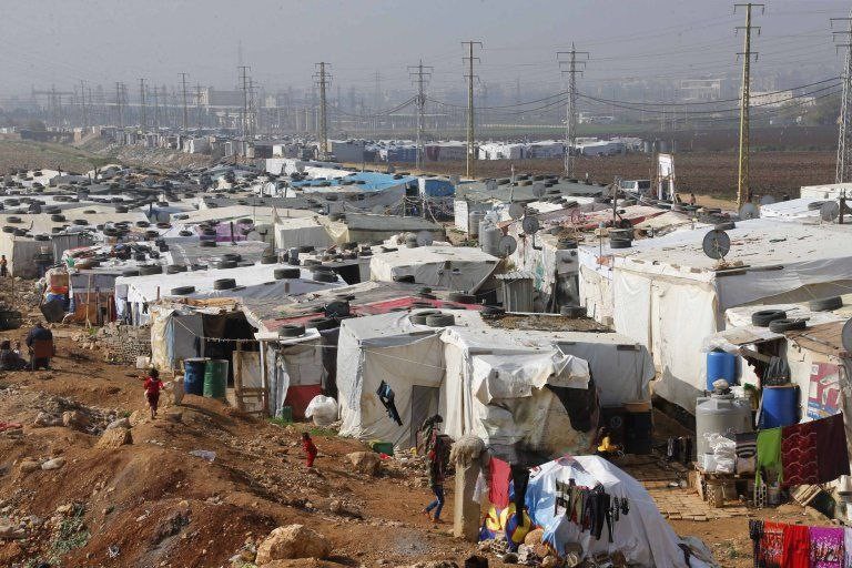 لبنان: نعمل على إعادة 15 ألف ن...