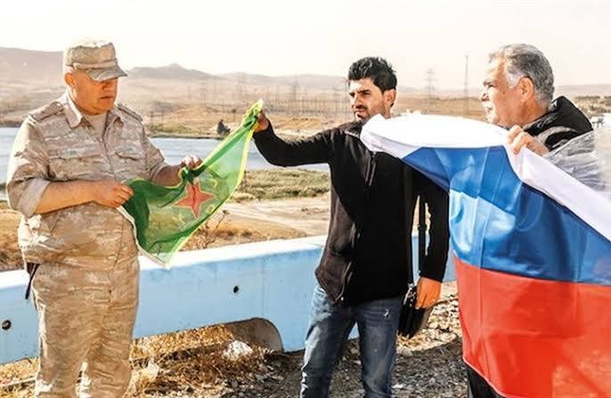 وفد روسي يلتقي بقادة "قسد" في...