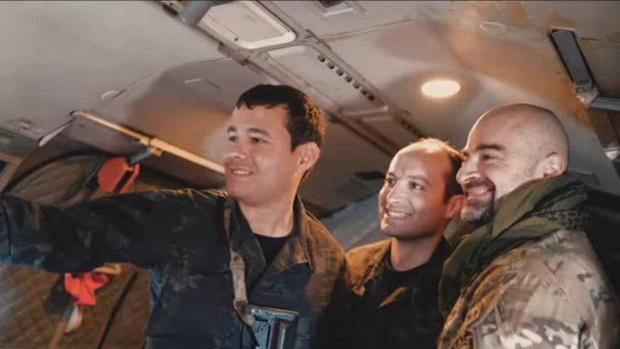 التحالف ينفي علاقته بمروحية تح...