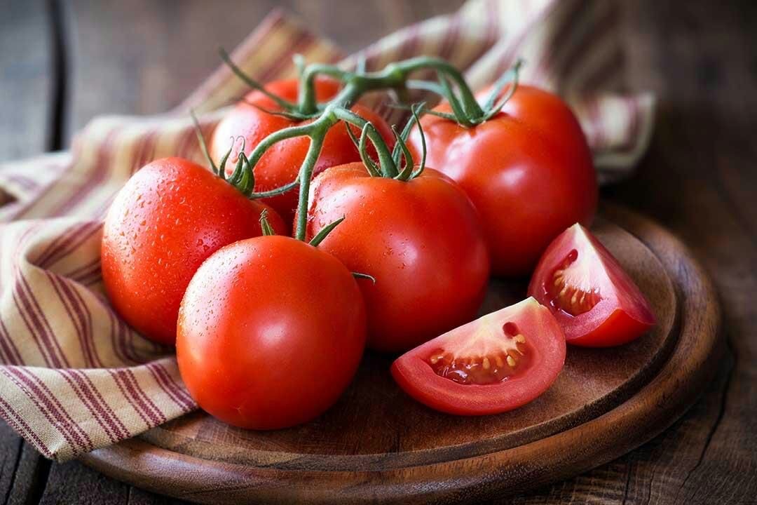 سعر كيلو البندورة يتضاعف بشكل...