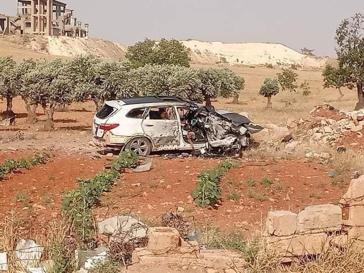 مسيرة تركية تستهدف سيارة قيادي...