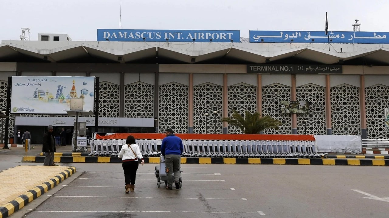 النظام يعلن عودة مطار دمشق الد...