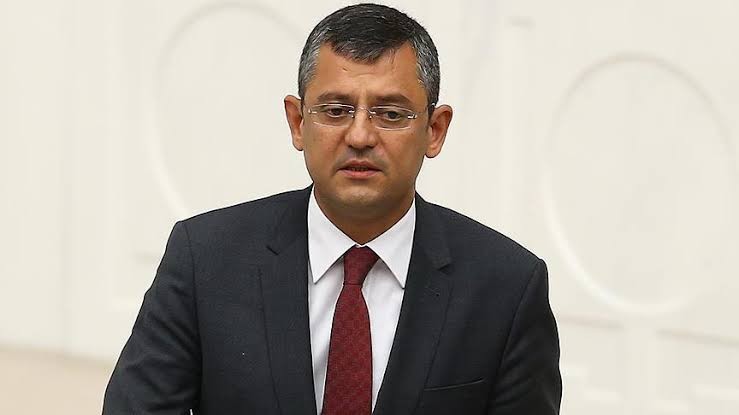 النظام ينفي تواصله مع  أحزاب س...