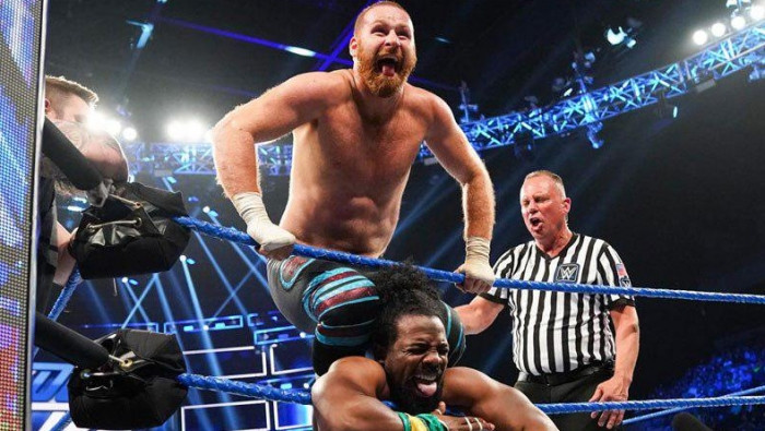 مصارع كندي يطلق حملة تبرعات لد...