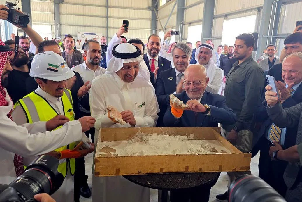 إطلاق أول مصنع إسمنت أبيض في س...