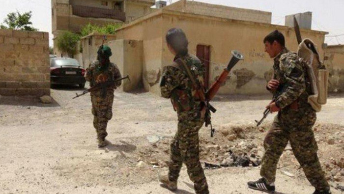 "قسد" تفرض حظراً للتجوال وتبدأ...