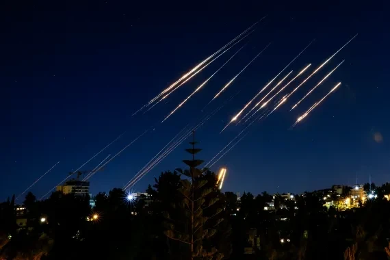 صواريخ إيران وطائرات إسرائيل و...