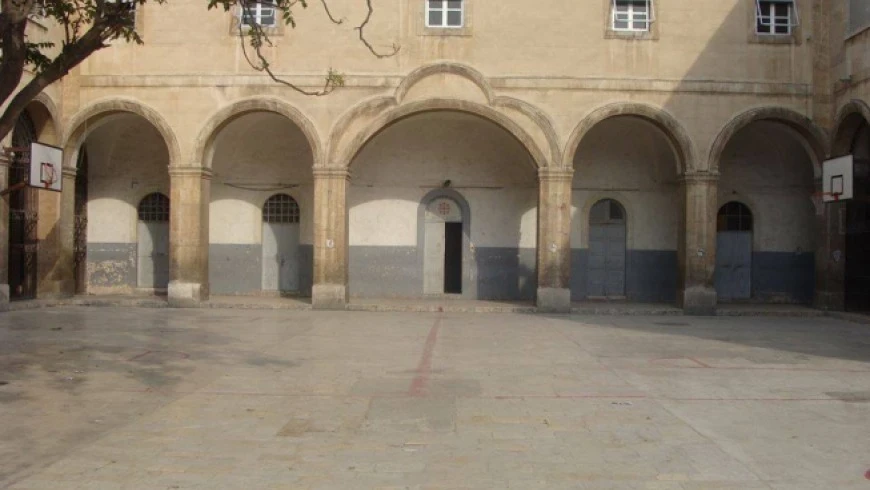 الحكومة السورية تعيد مدرسة الر...