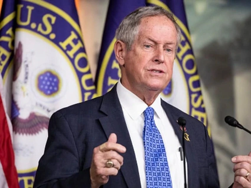 نائب أميركي يشيد بصمود السوريي...