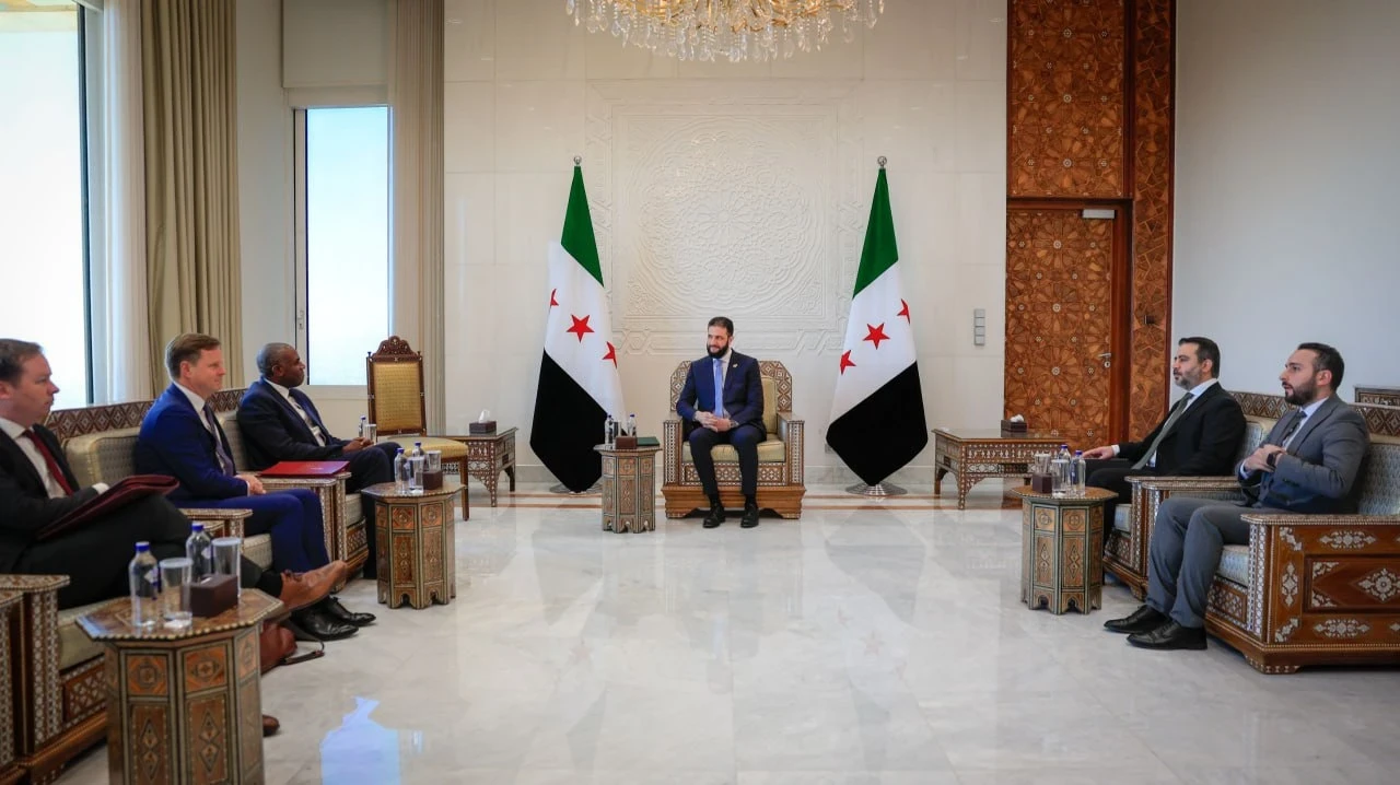 وزير الخارجية البريطاني يزور د...